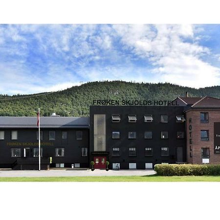 Froken Skjolds Hotel Lyngengarden มูโชว์น ภายนอก รูปภาพ